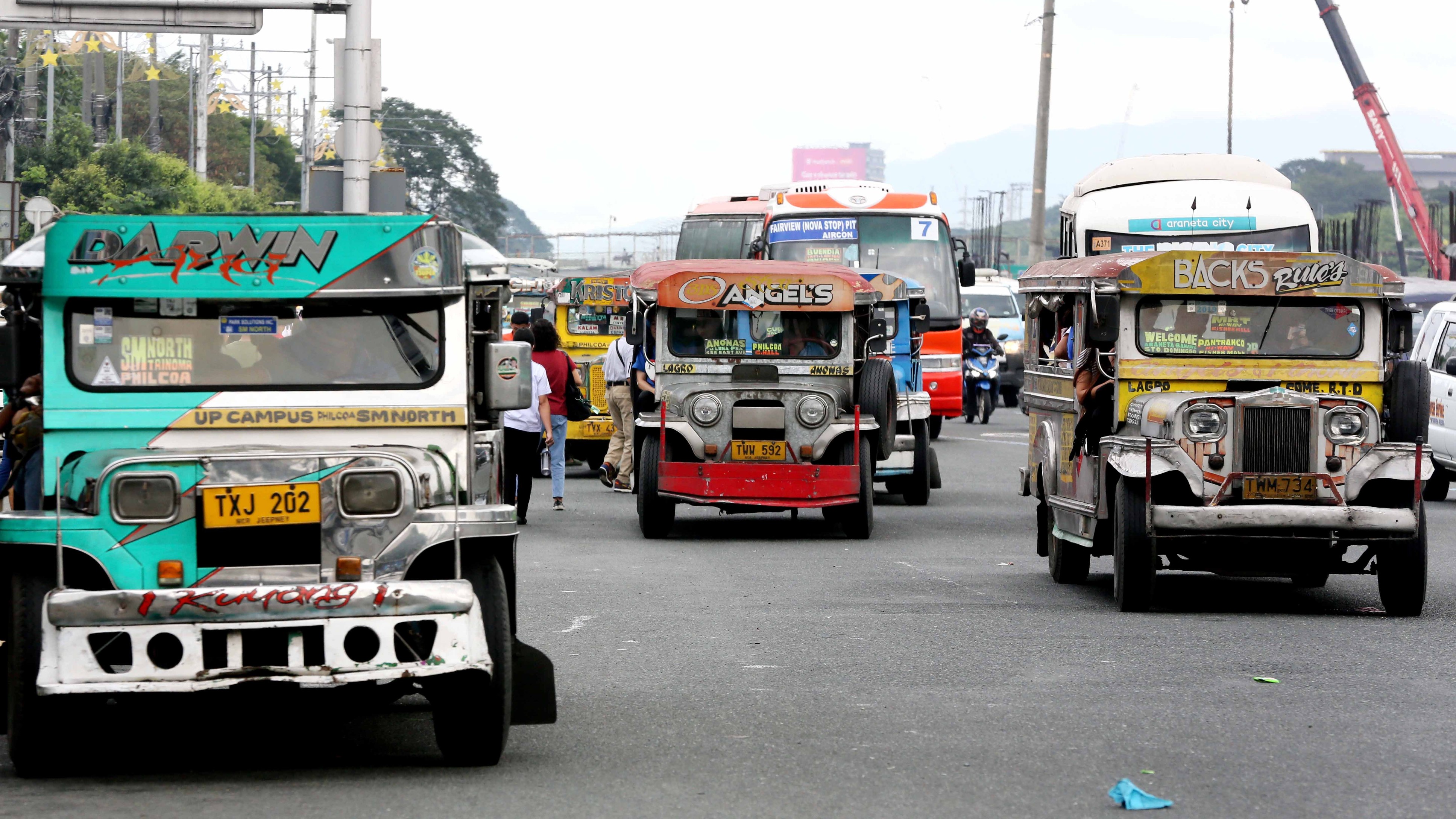 Senators call for suspension of public transport modernization program